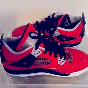 Jordan 4 Retro “Toro Bravo”
